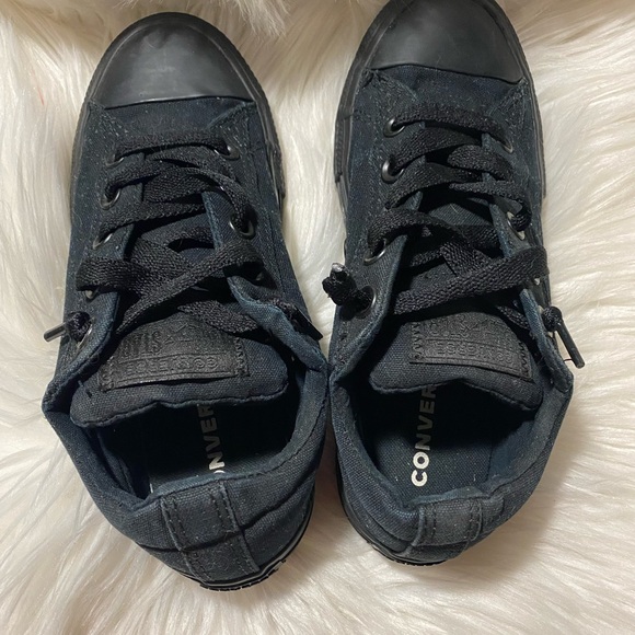 Kids converse shoes size 2 youth all black on black - Picture 3 of 6